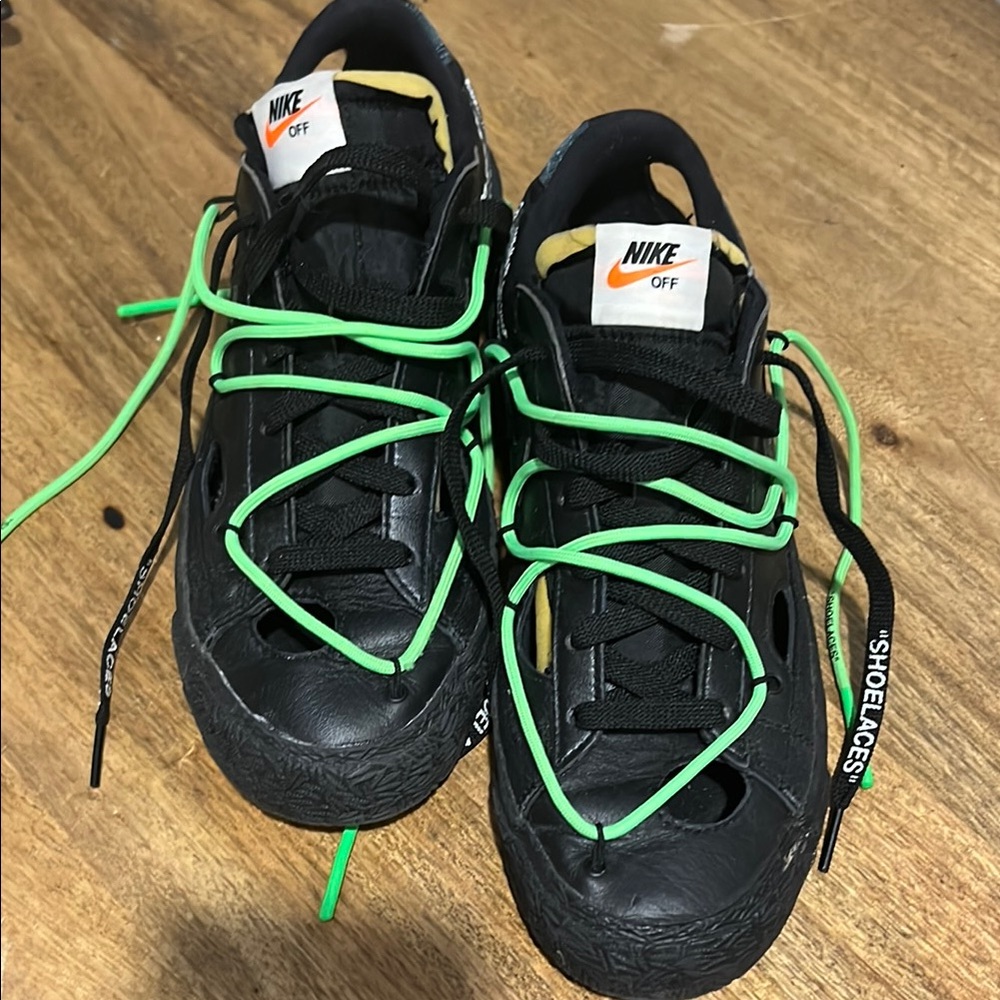 Nike Black and Green Sneakers